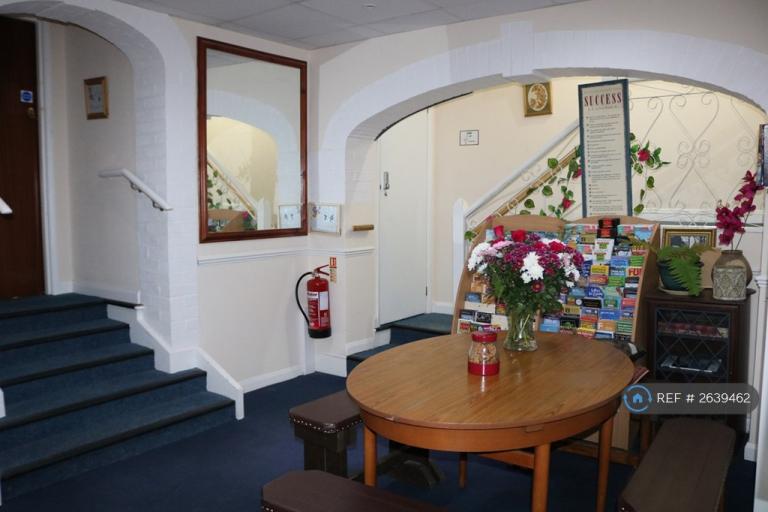 Room Littlestone Road in Folkestone and Hythe District