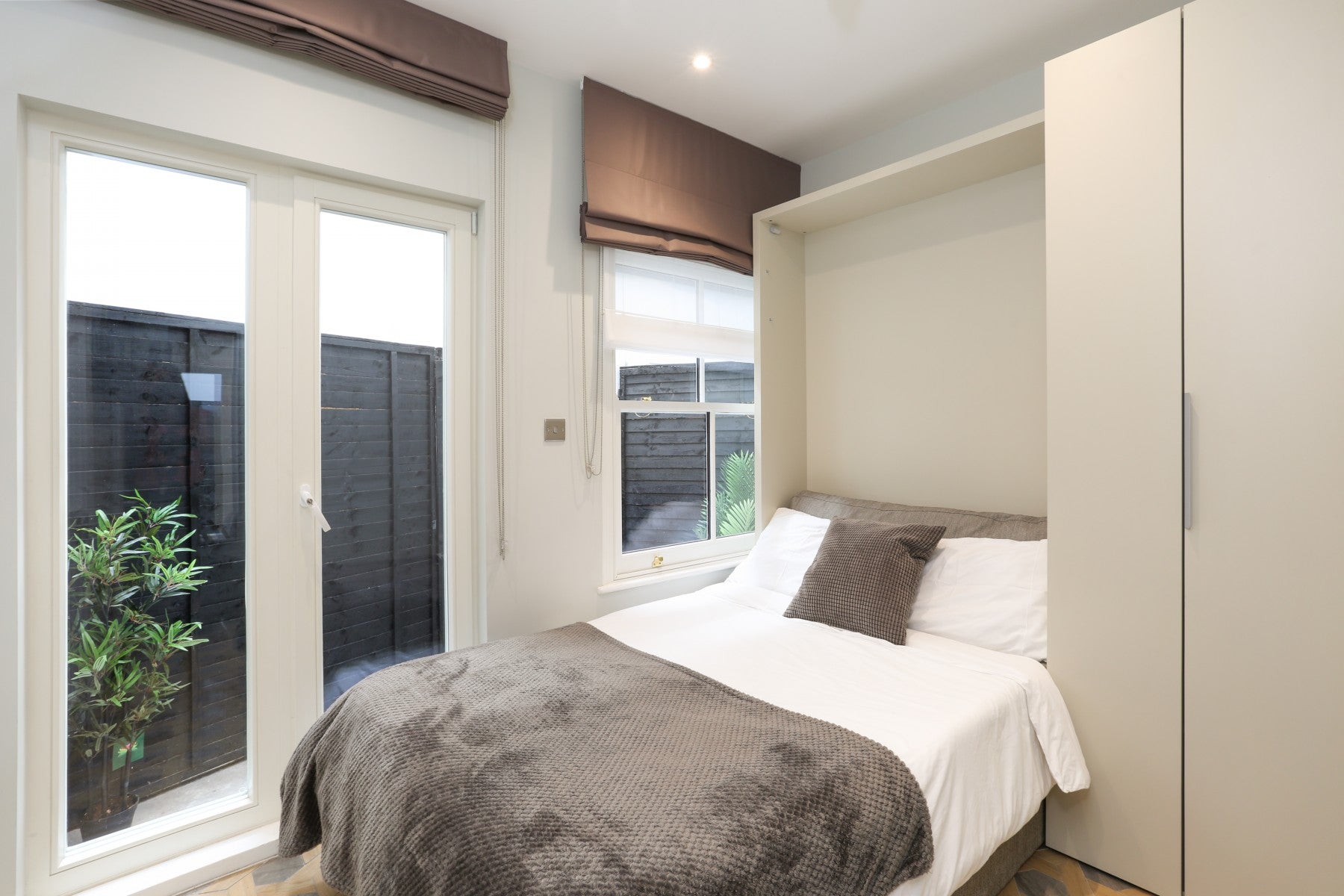 Flat Bingham Place in London