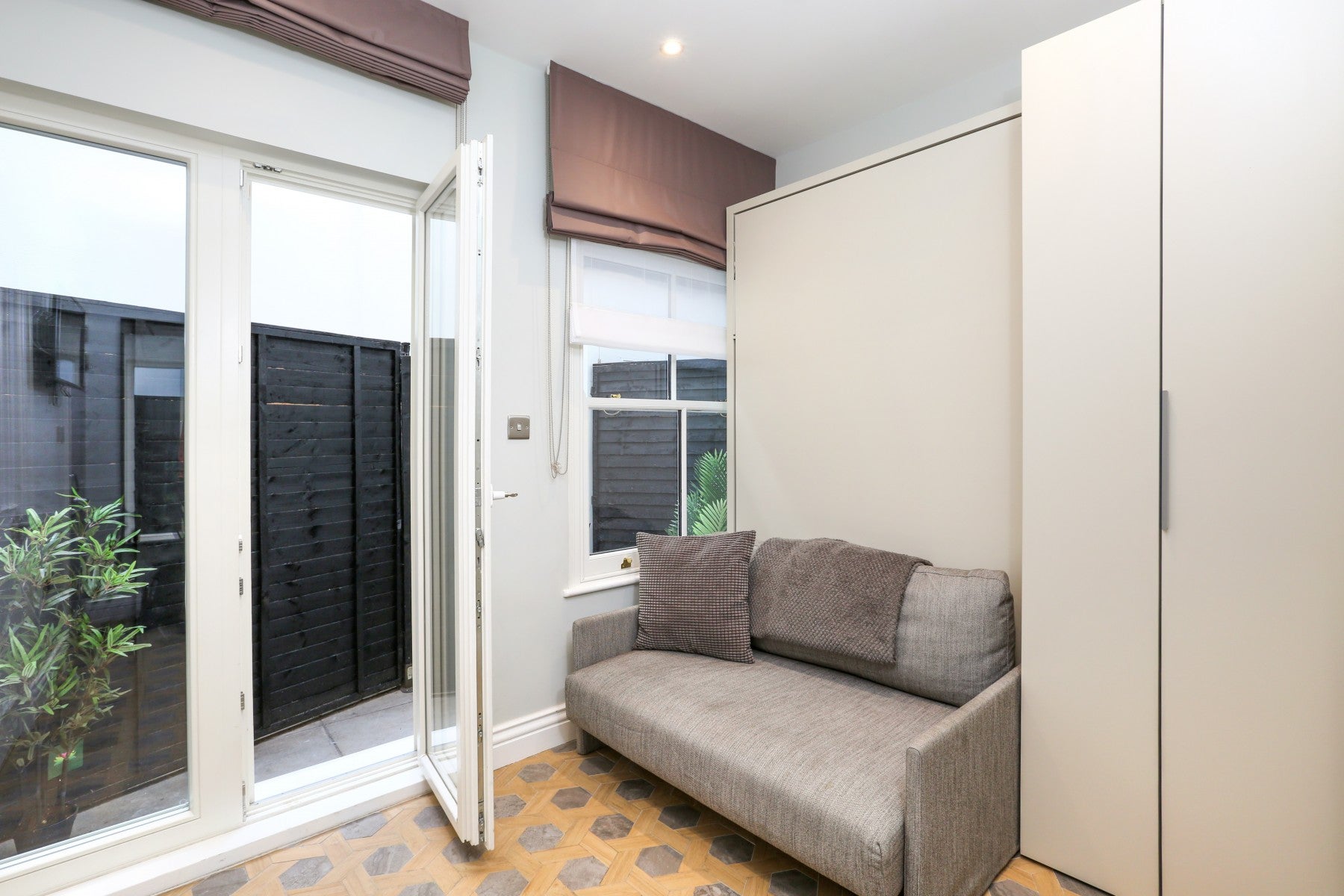 Flat Bingham Place in London