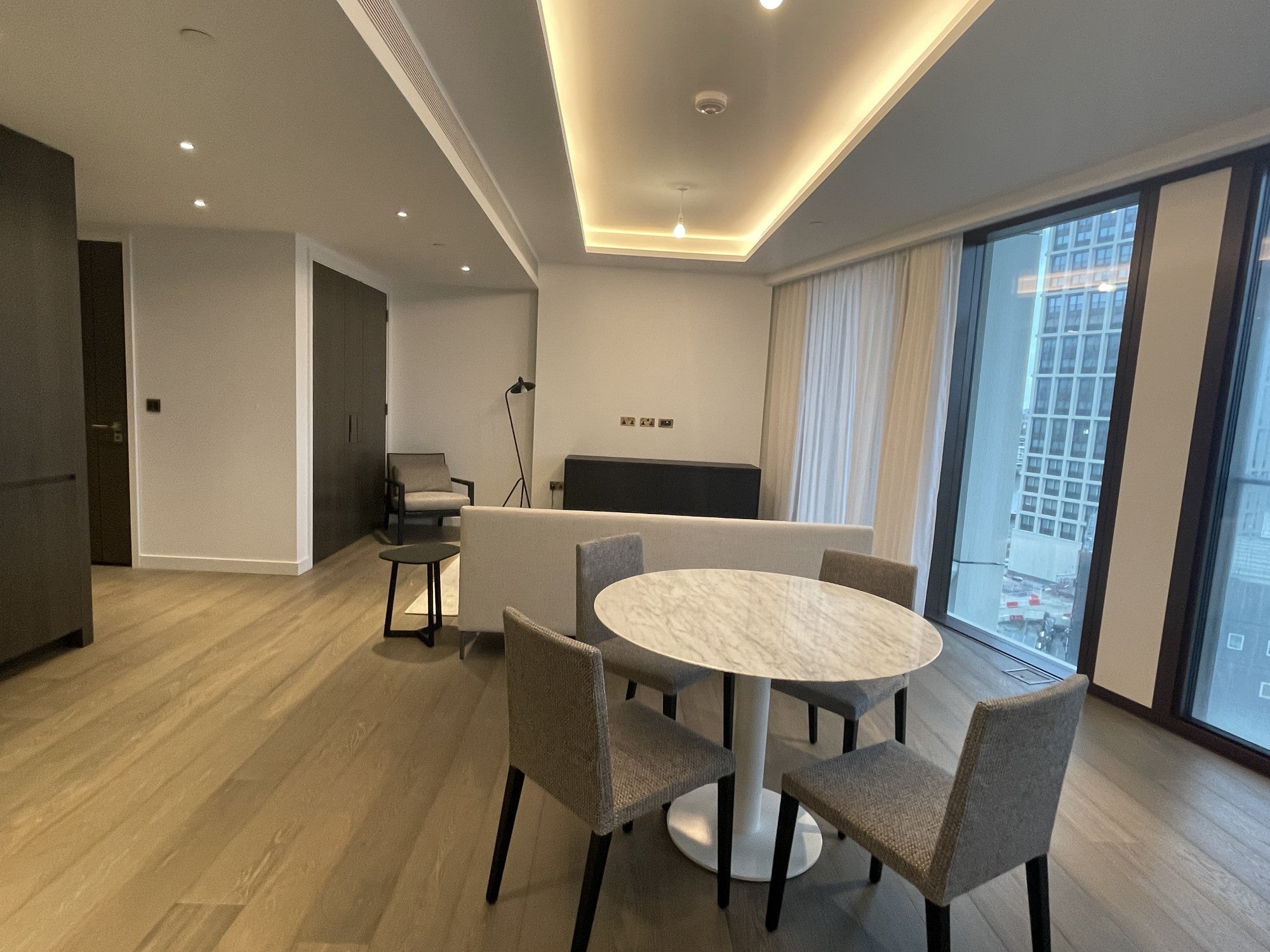 Flat Carnation Way in Greater London