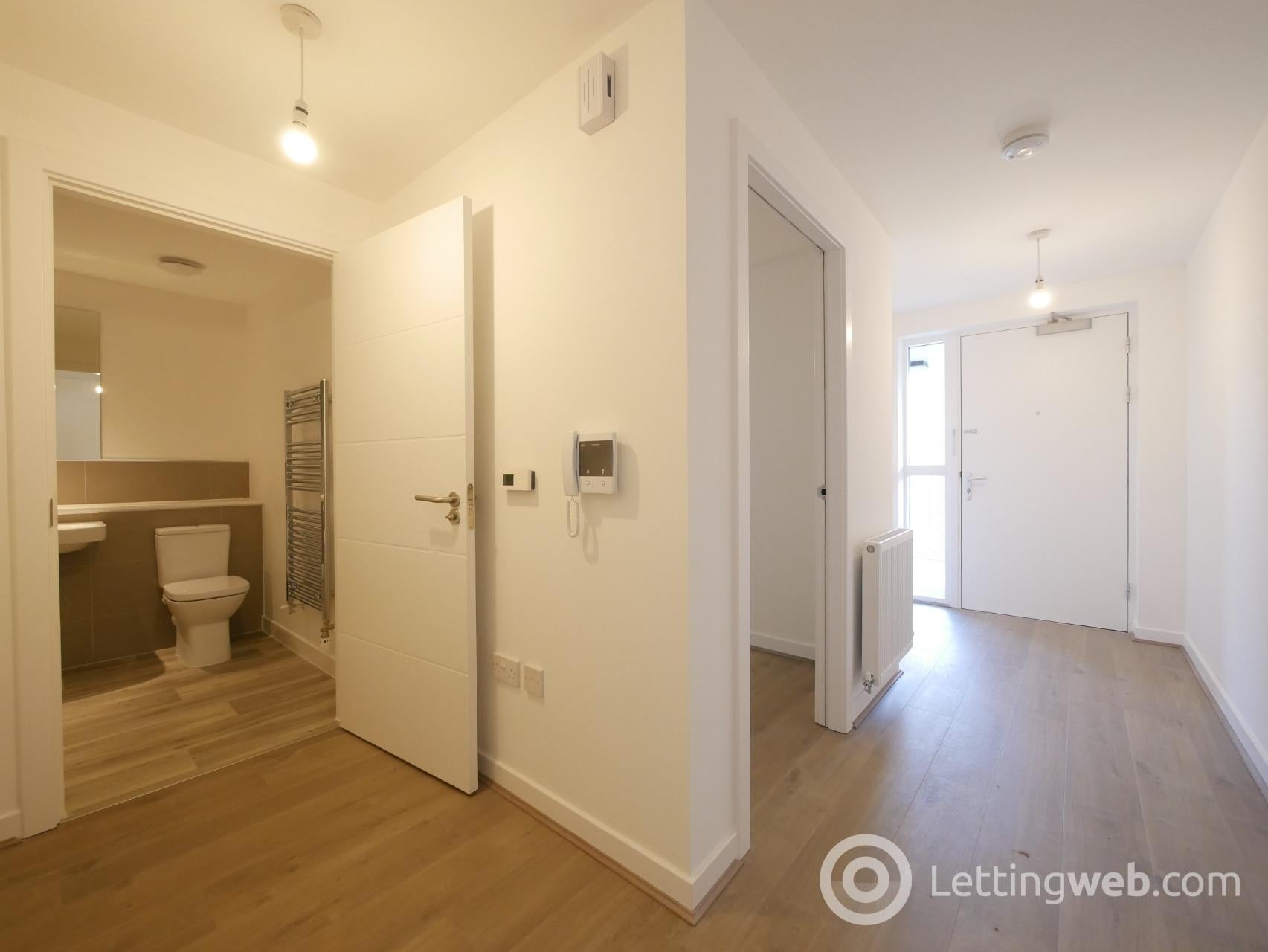 Flat Shrubhill Walk in City of Edinburgh