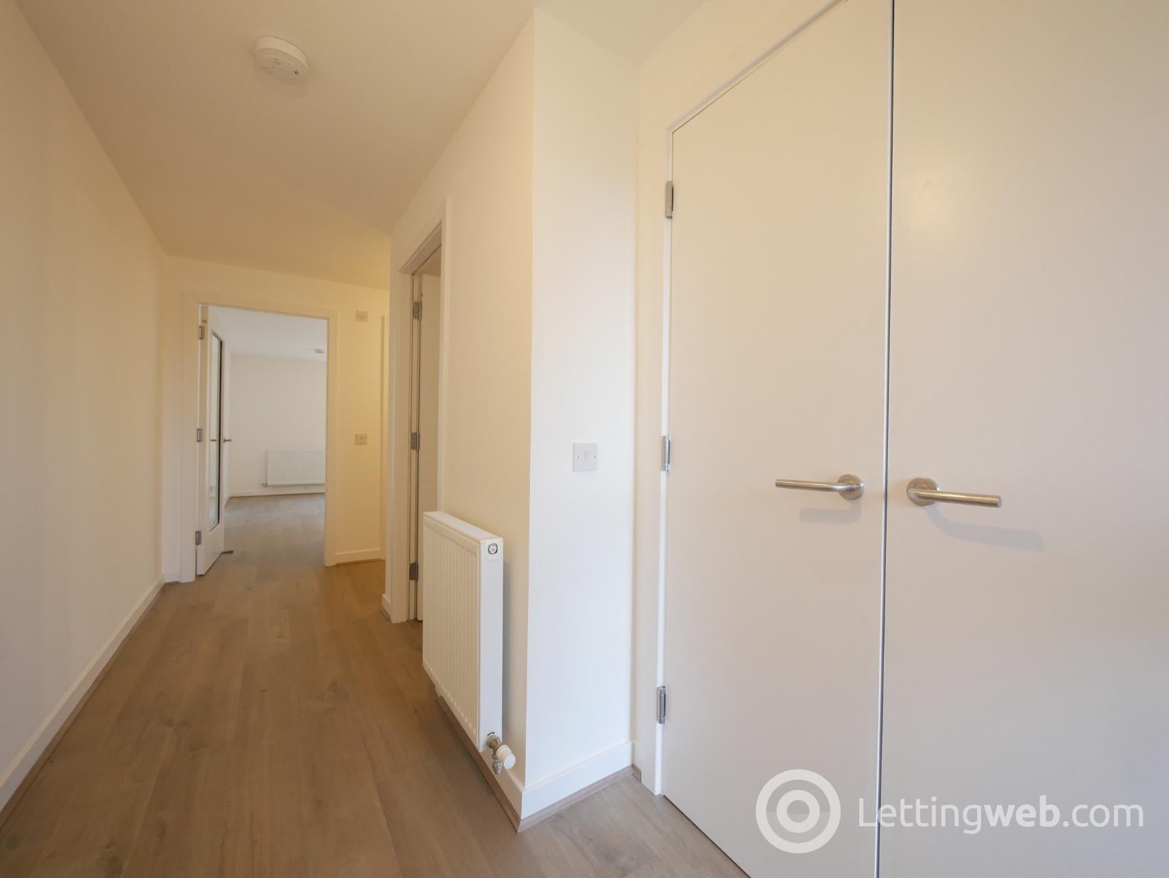 Flat Shrubhill Walk in City of Edinburgh