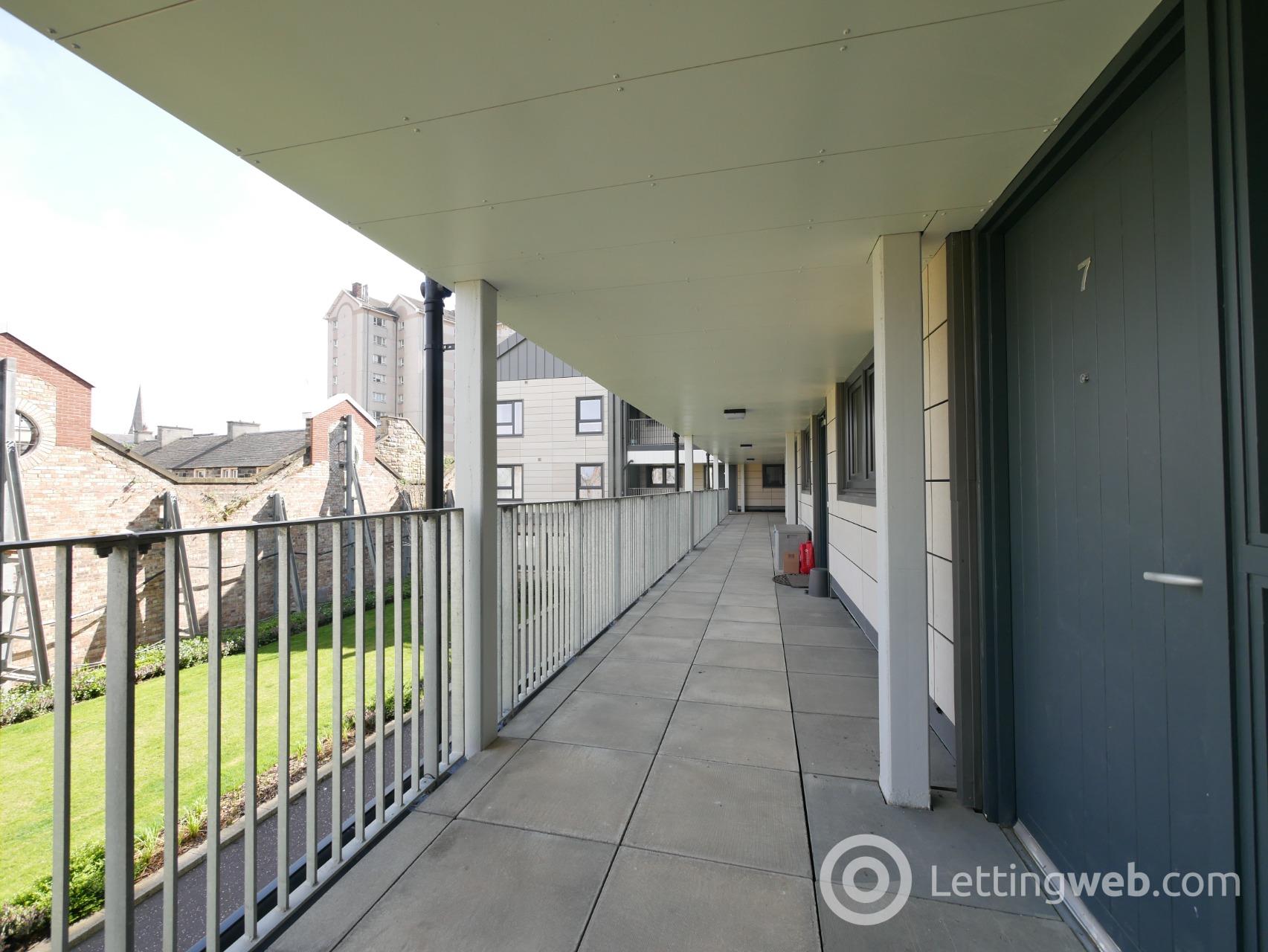 Flat Shrubhill Walk in City of Edinburgh