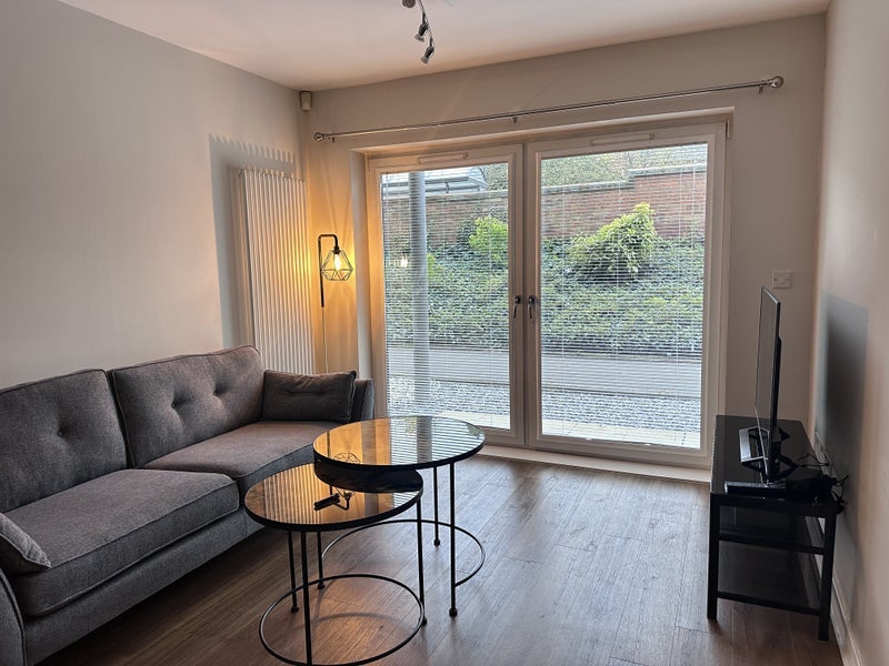 Flat Drybrough Crescent in City of Edinburgh