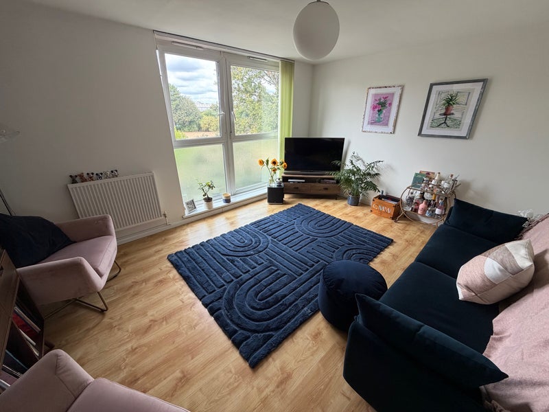 Room Maskell Road in Greater London