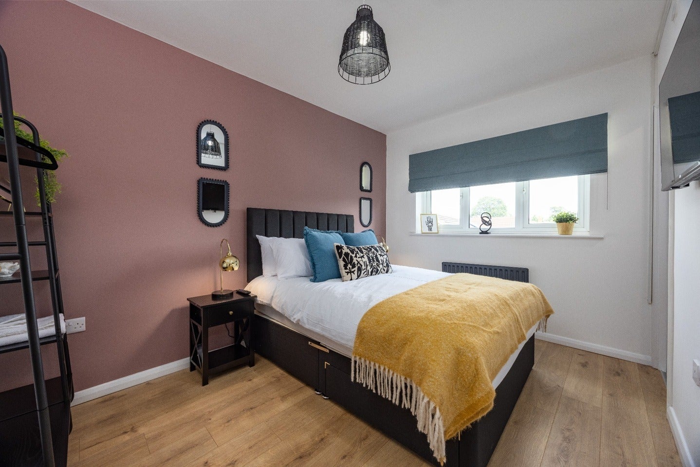 Flat Beverley Road in Greater London