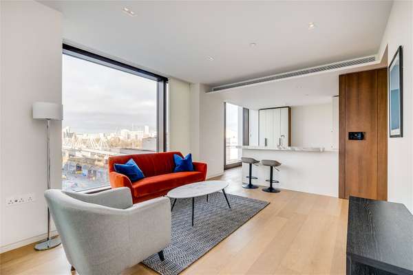 Flat Sutton Walk in Greater London