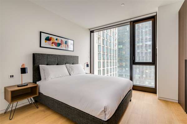 Flat Sutton Walk in Greater London