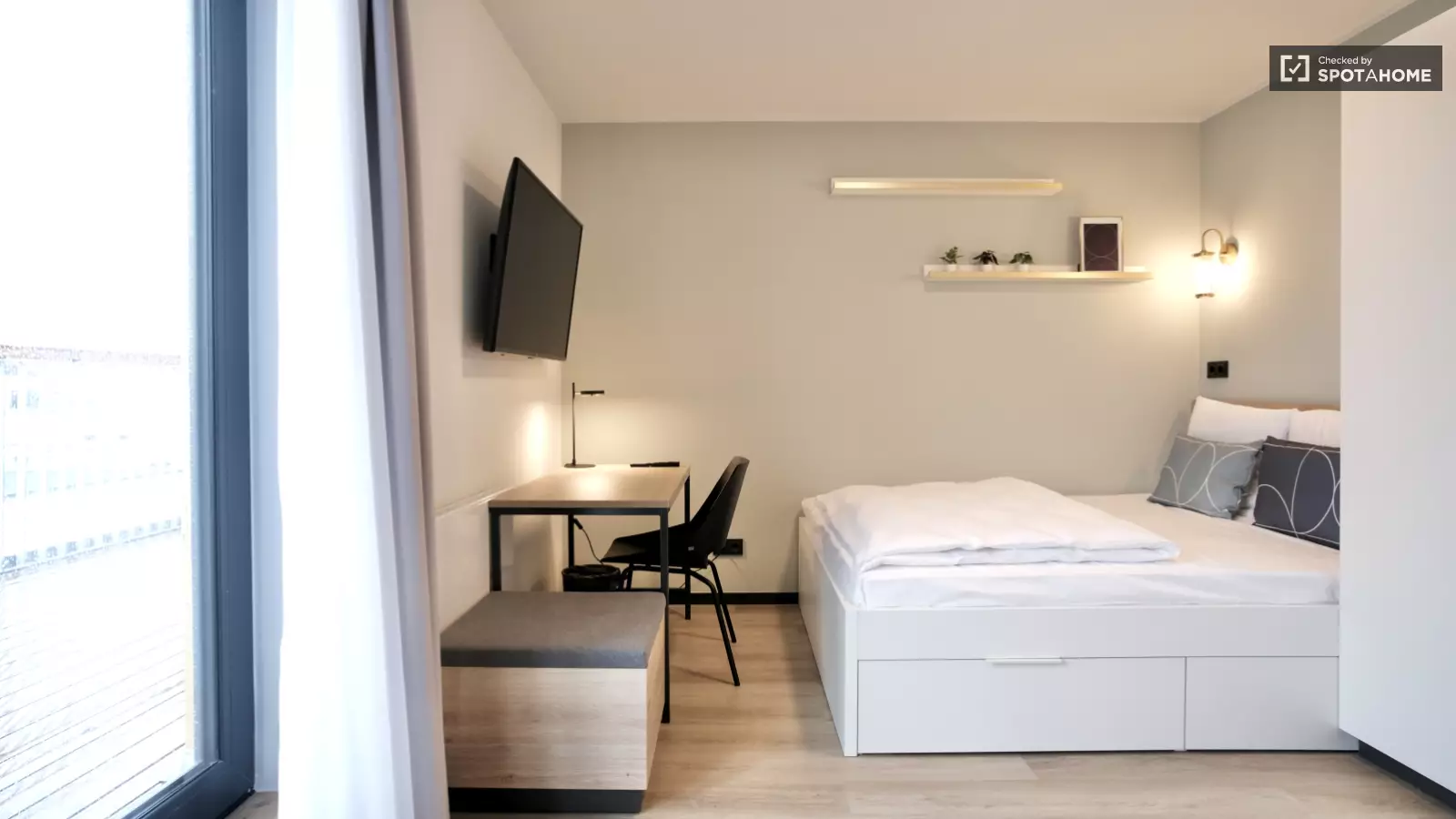 Wohnung Pestalozzistraße in Berlin