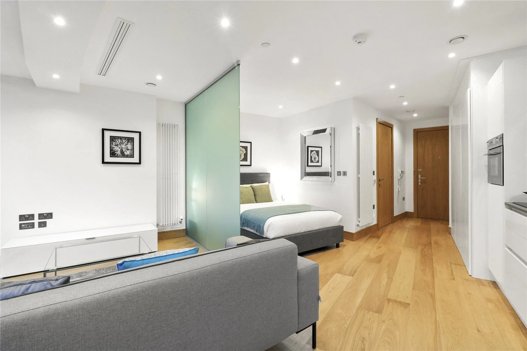 Flat Alexia Square in Greater London