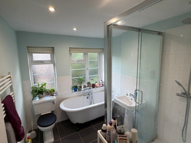Flat Mulberry Lane in Greater London