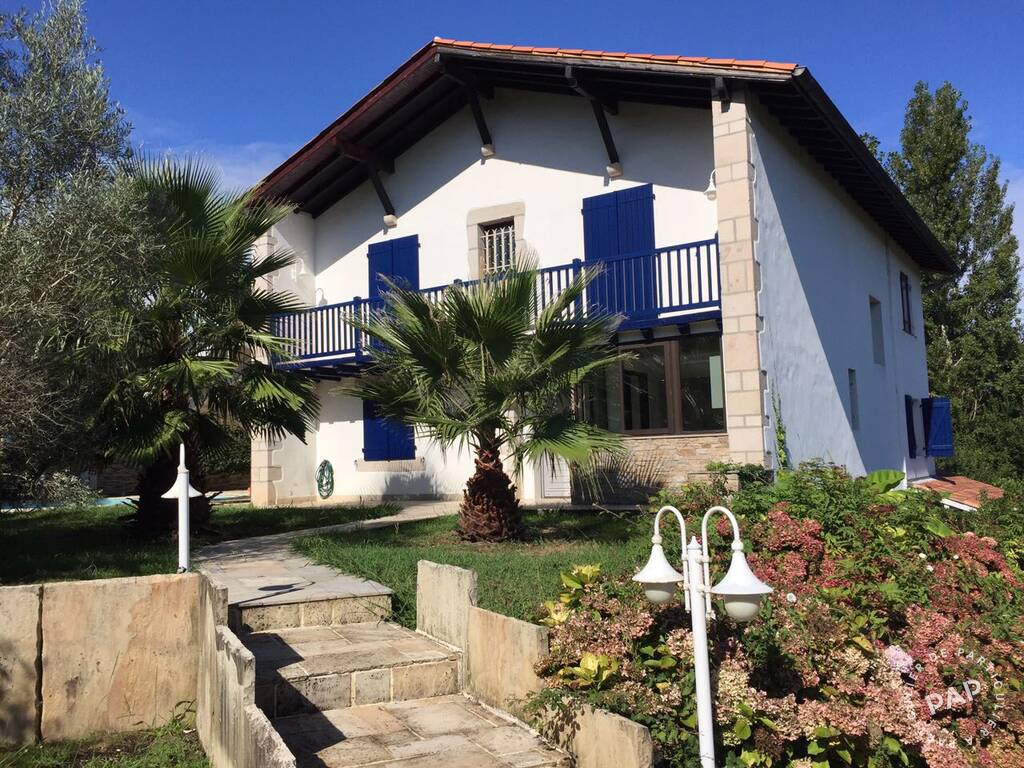 House Avenue des Pyrénées in Saint-Jean-de-Luz