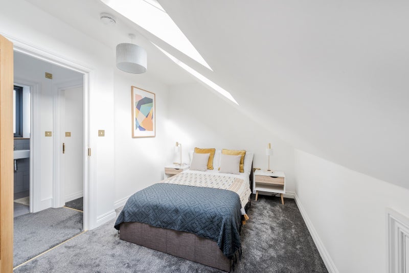 Room Devonshire Road in Greater London