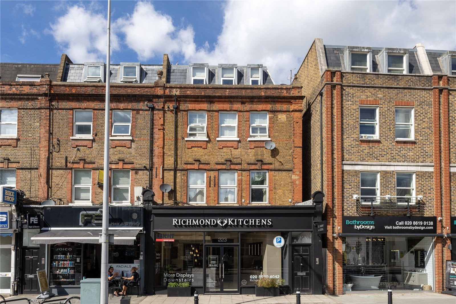 Flat Lower Mortlake Road in Greater London