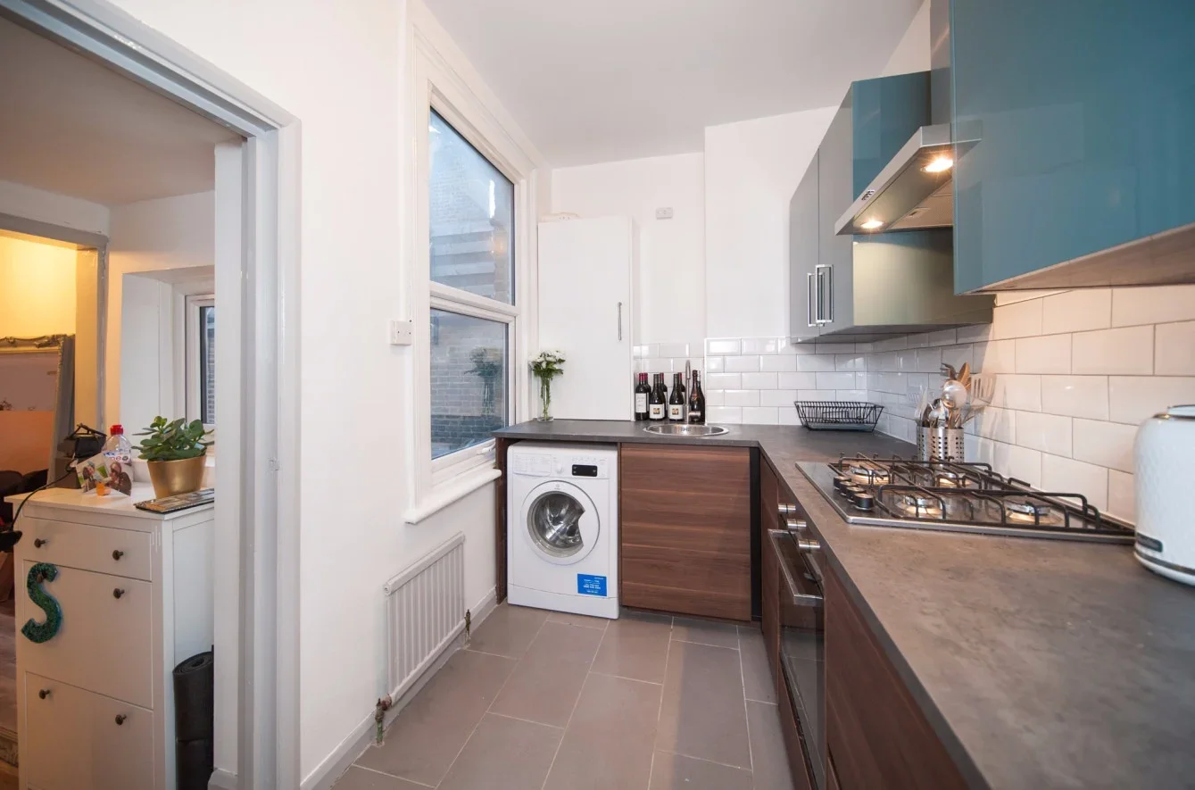 Flat Morrish Road in Greater London