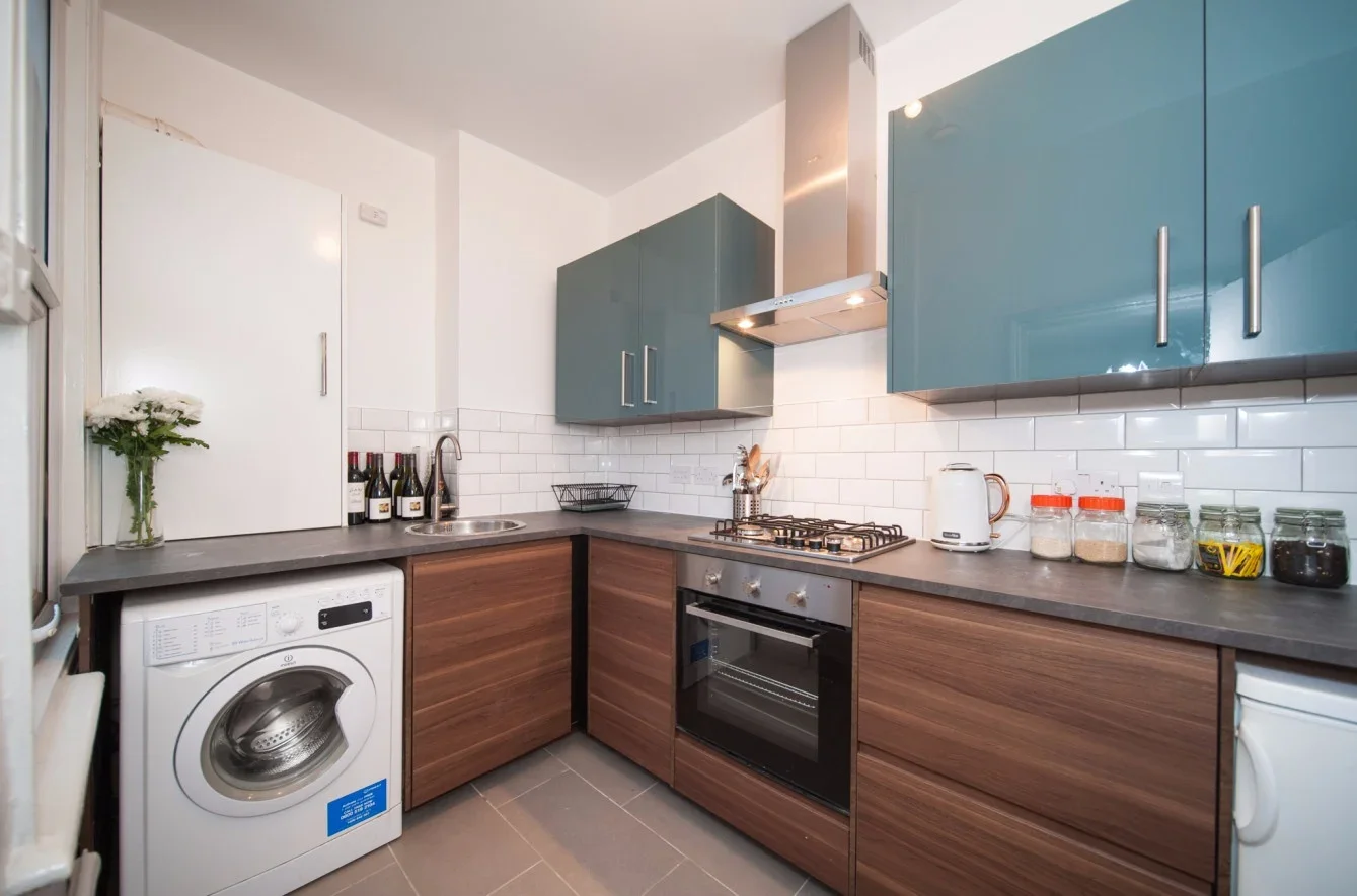 Flat Morrish Road in Greater London