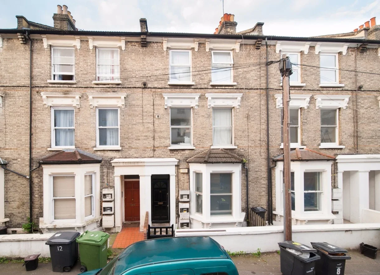 Flat Morrish Road in Greater London