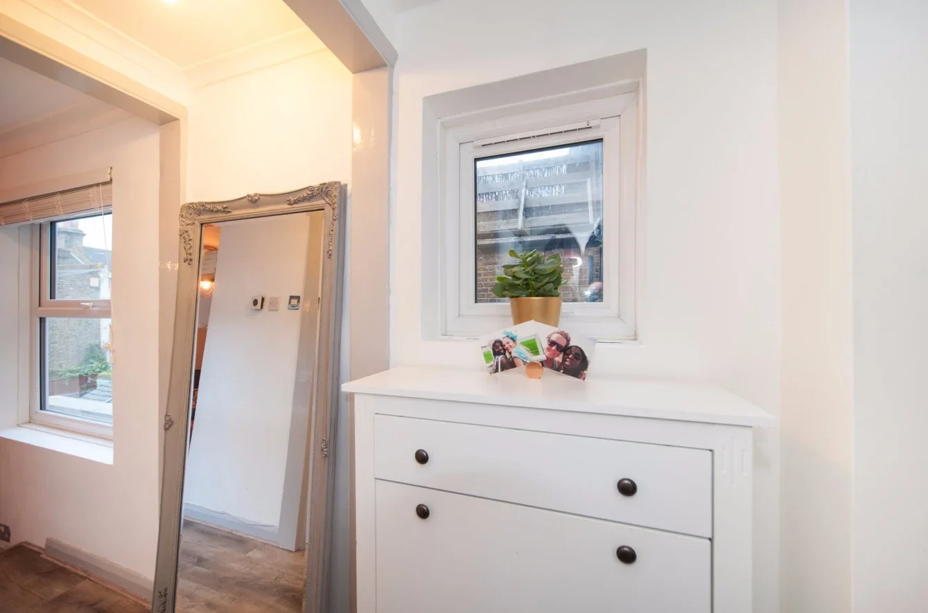 Flat Morrish Road in Greater London