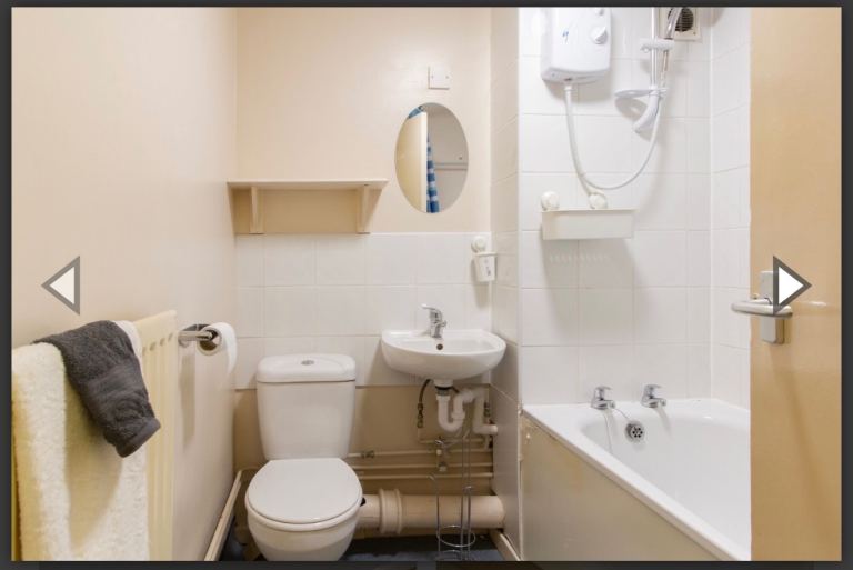 Room Woodcroft Avenue in Birmingham