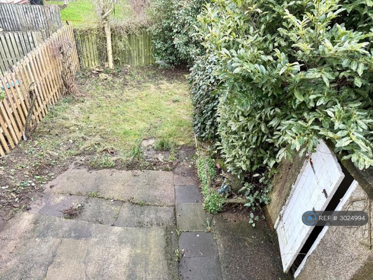 House Englefield Close in Bradford