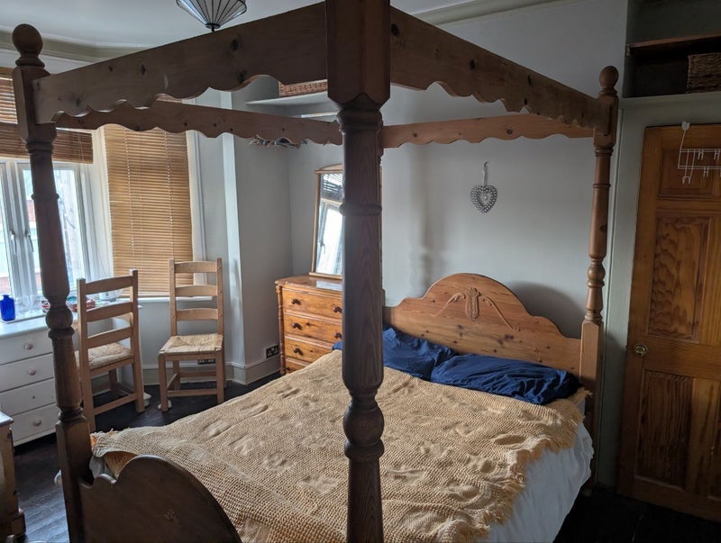 Room Forfar Road in Greater London