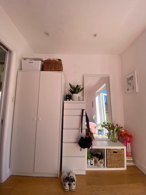 Room Estelle Road in Greater London