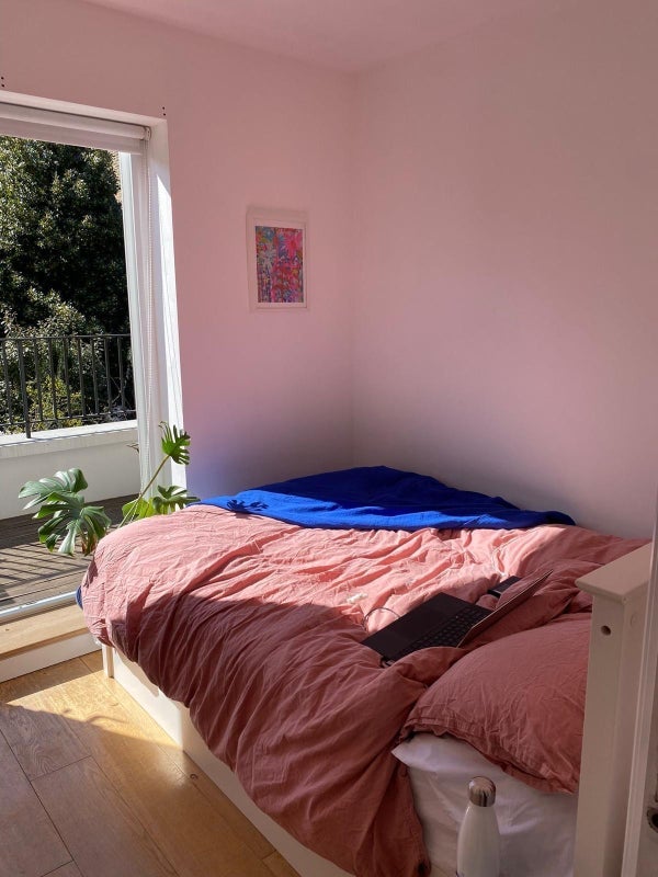 Room Estelle Road in Greater London