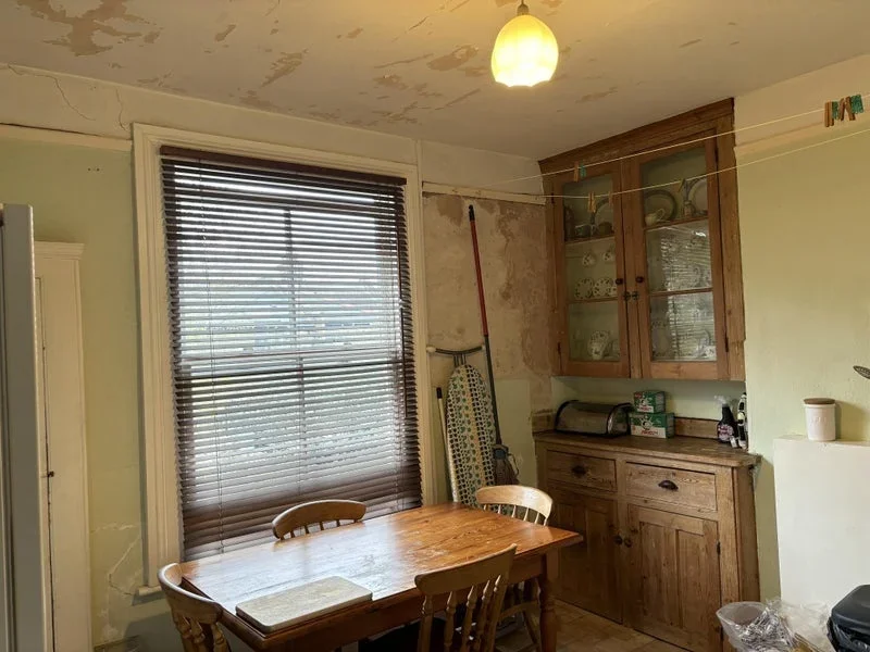 Room Highlever Road in Greater London