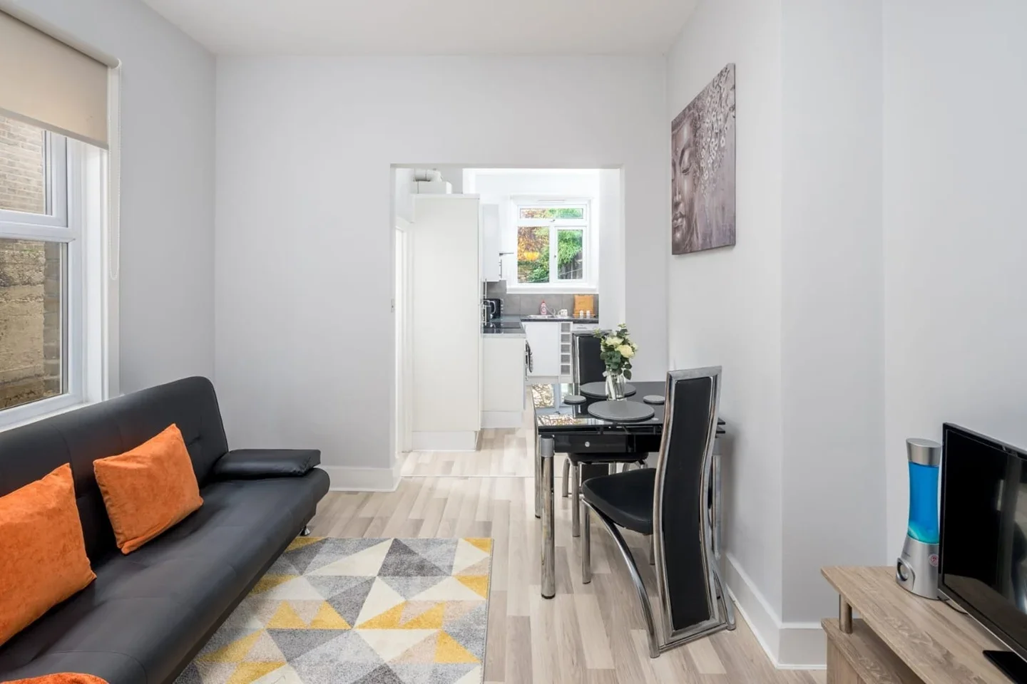 Flat Graeme Road in Greater London