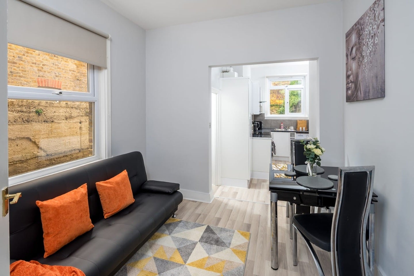 Flat Graeme Road in Greater London
