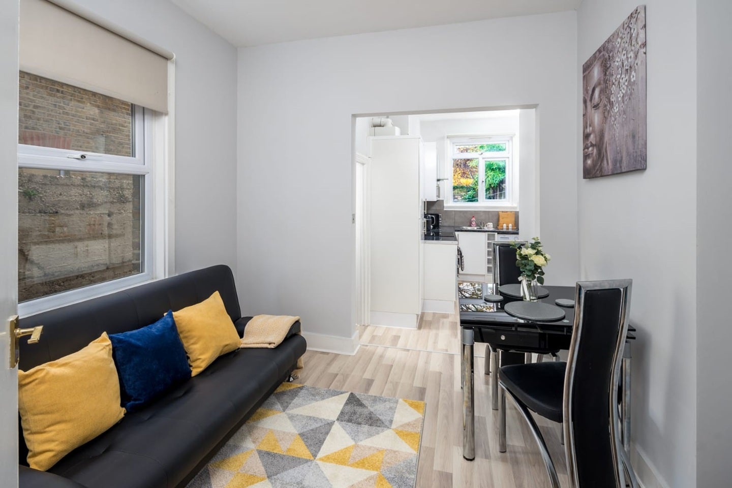 Flat Graeme Road in Greater London
