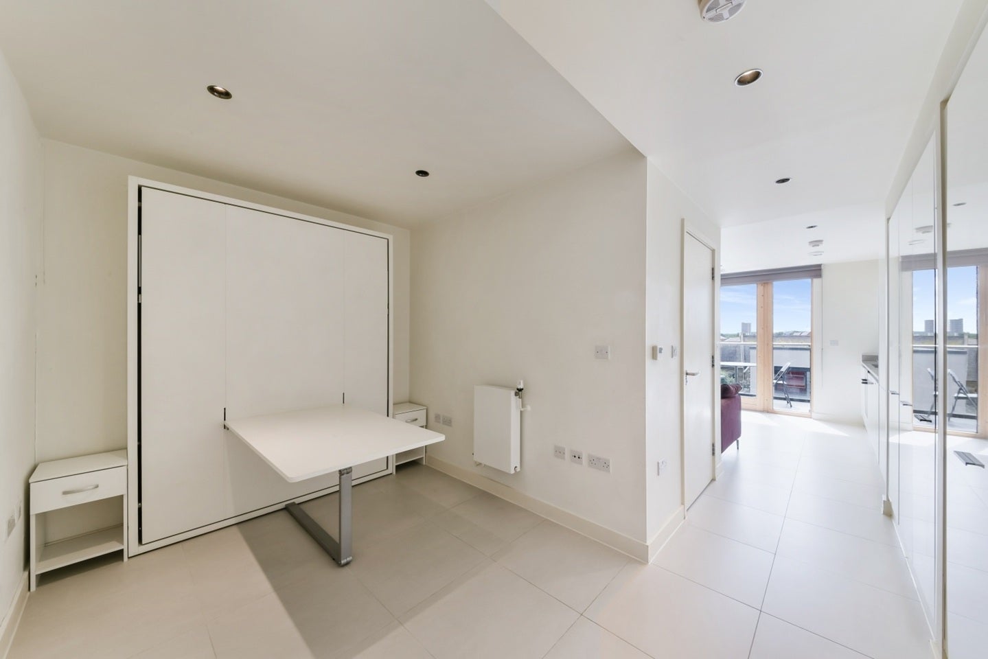 Flat Cobblestone Square in Greater London