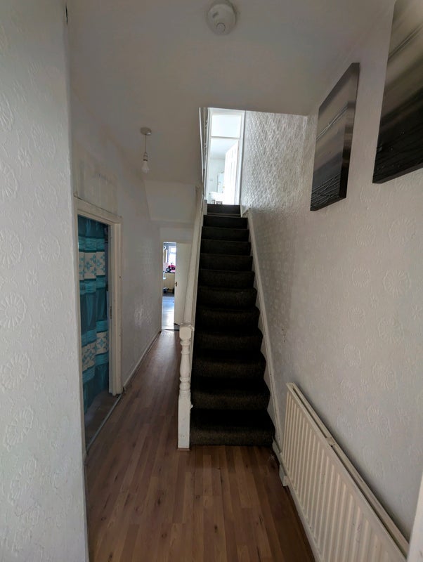 Room Queen Street in Pontypridd