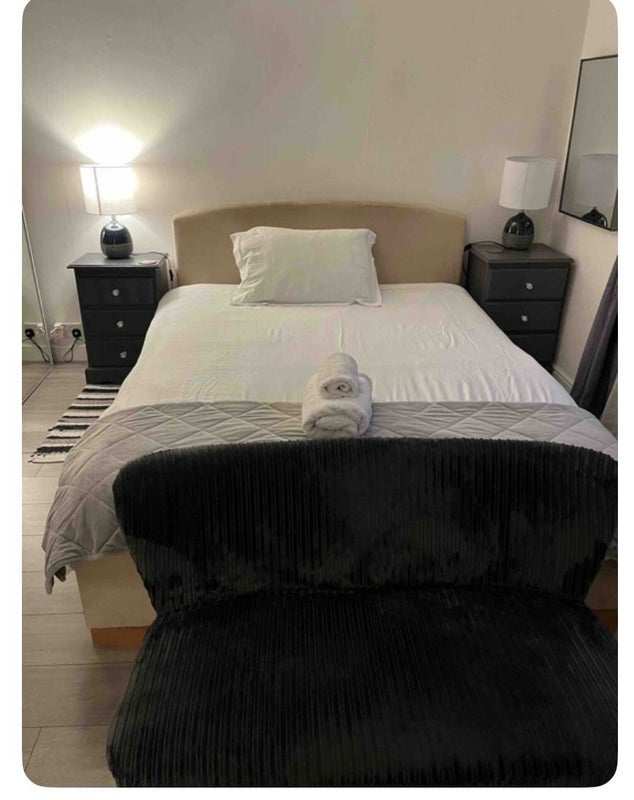 Room Harrow Manorway in Greater London