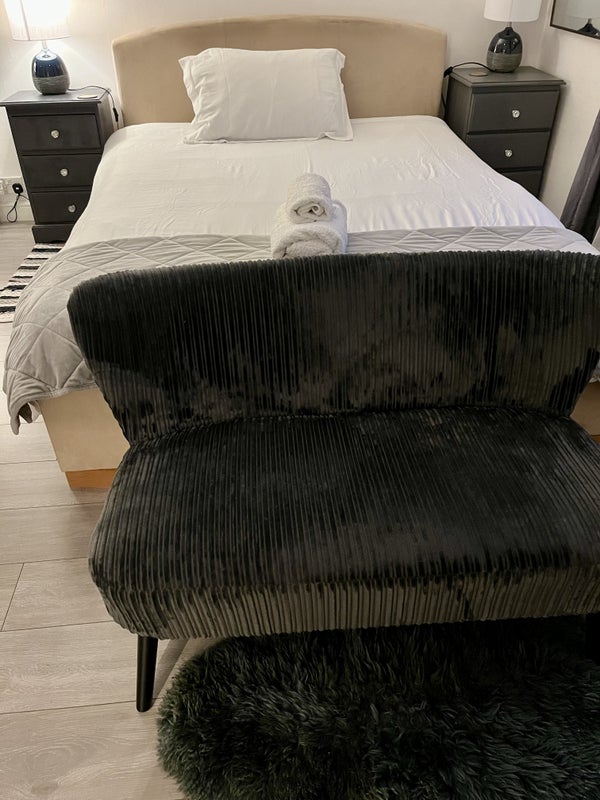 Room Harrow Manorway in Greater London