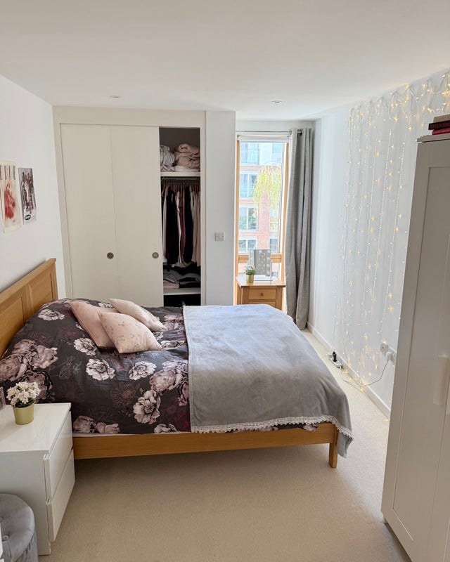 Room Grafton Square in Greater London