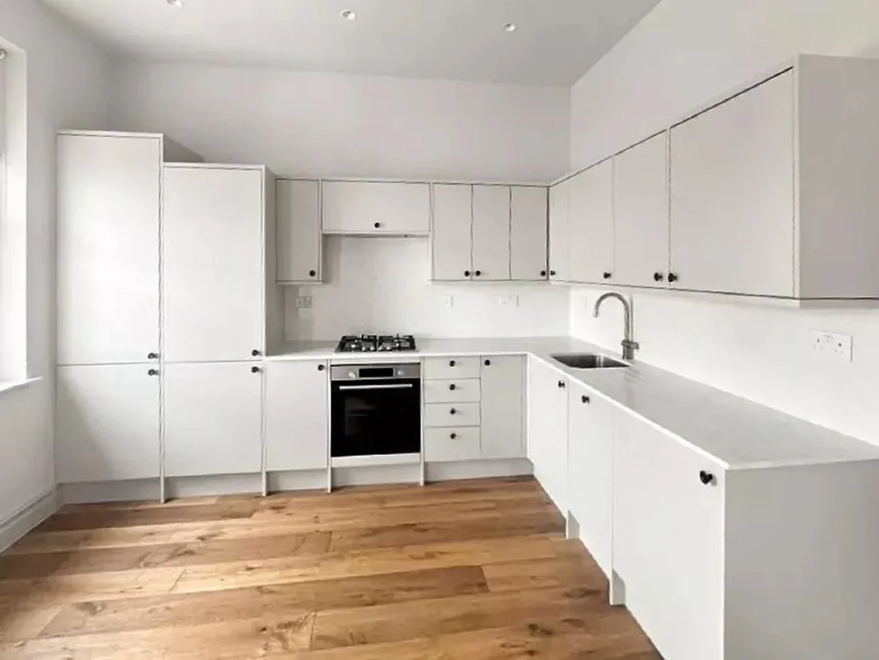 Flat Hoe Street in Greater London