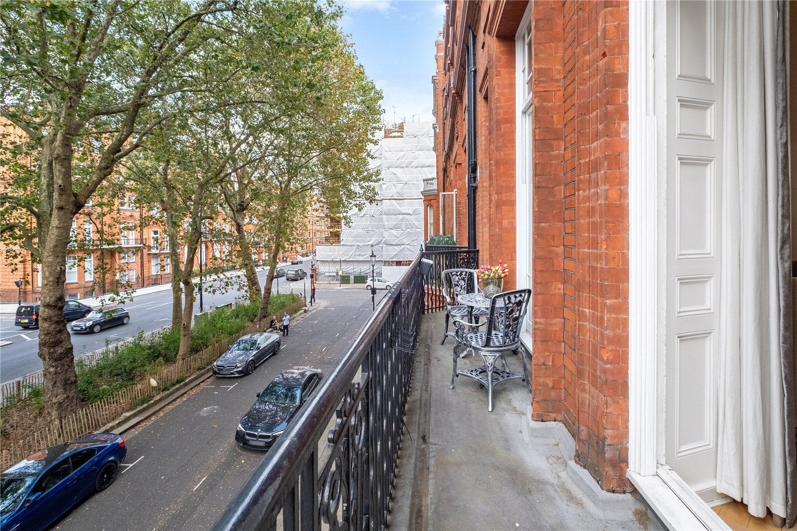 Flat Pont Street in Greater London