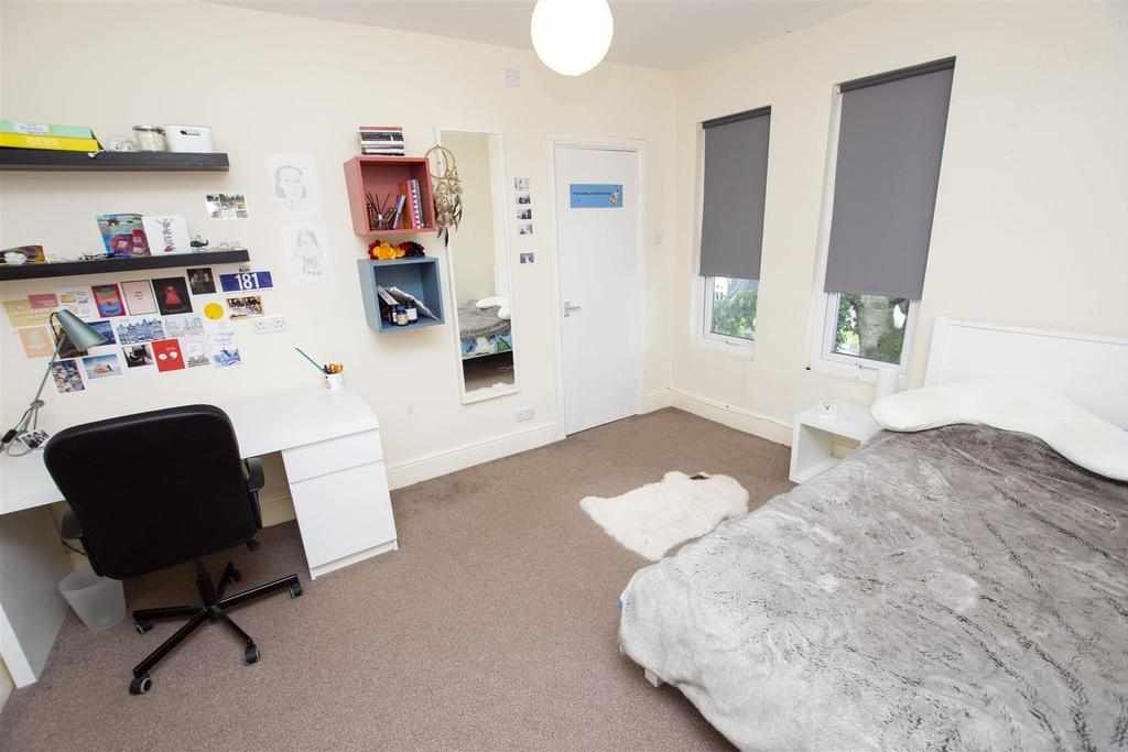 Flat Tiverton Road in Birmingham