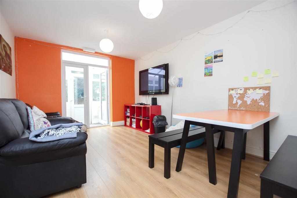 Flat Tiverton Road in Birmingham