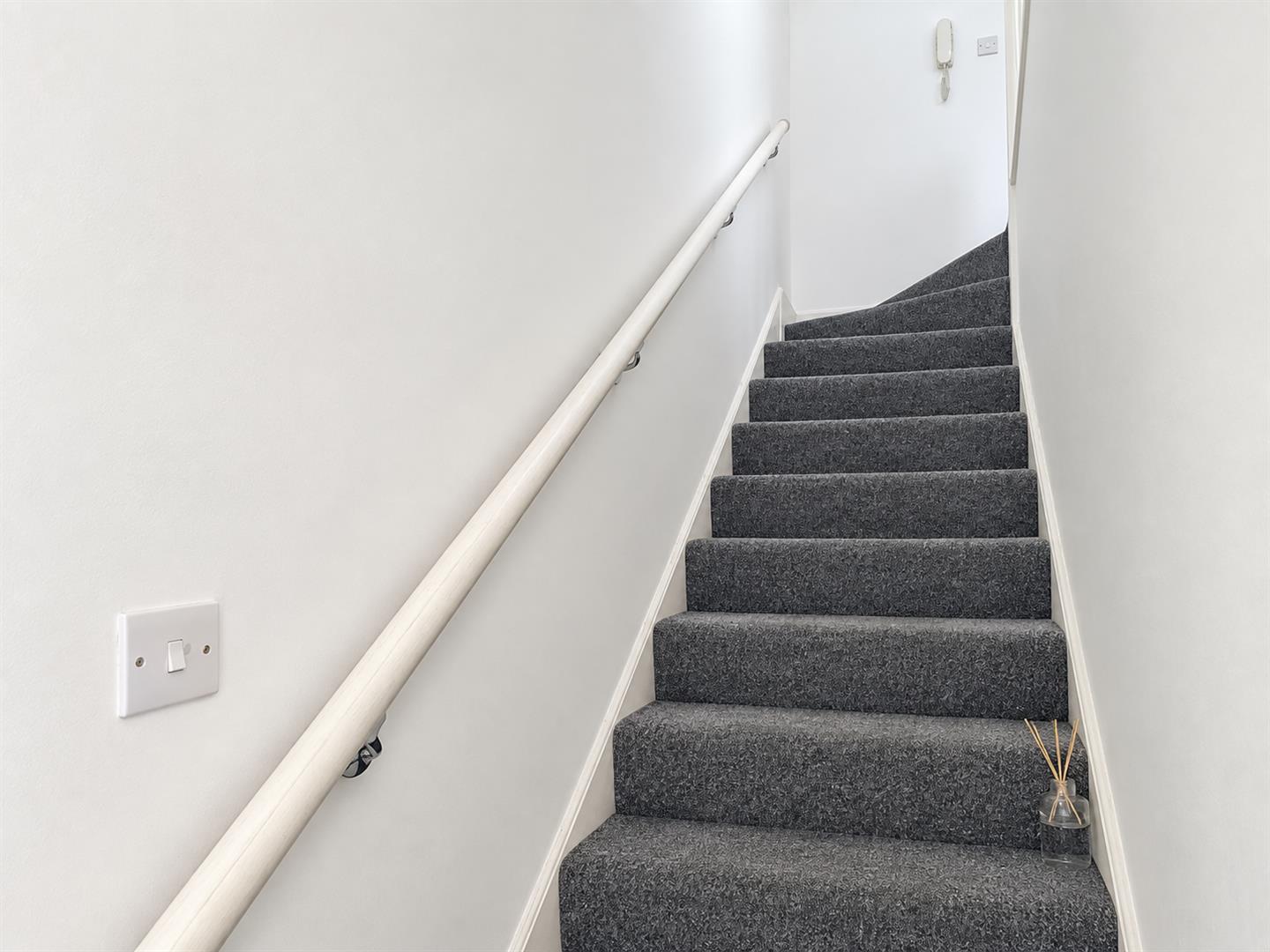Flat Northway Crescent in Greater London