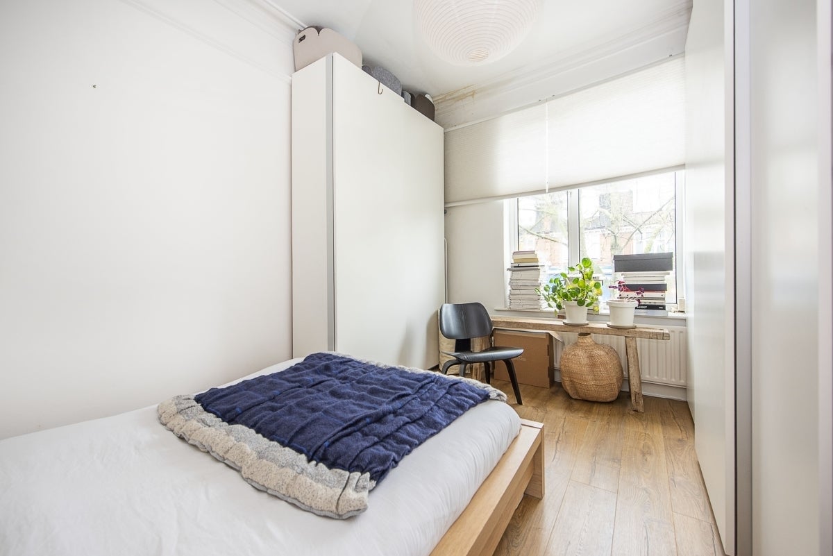 Flat Upper Richmond Road West in Greater London
