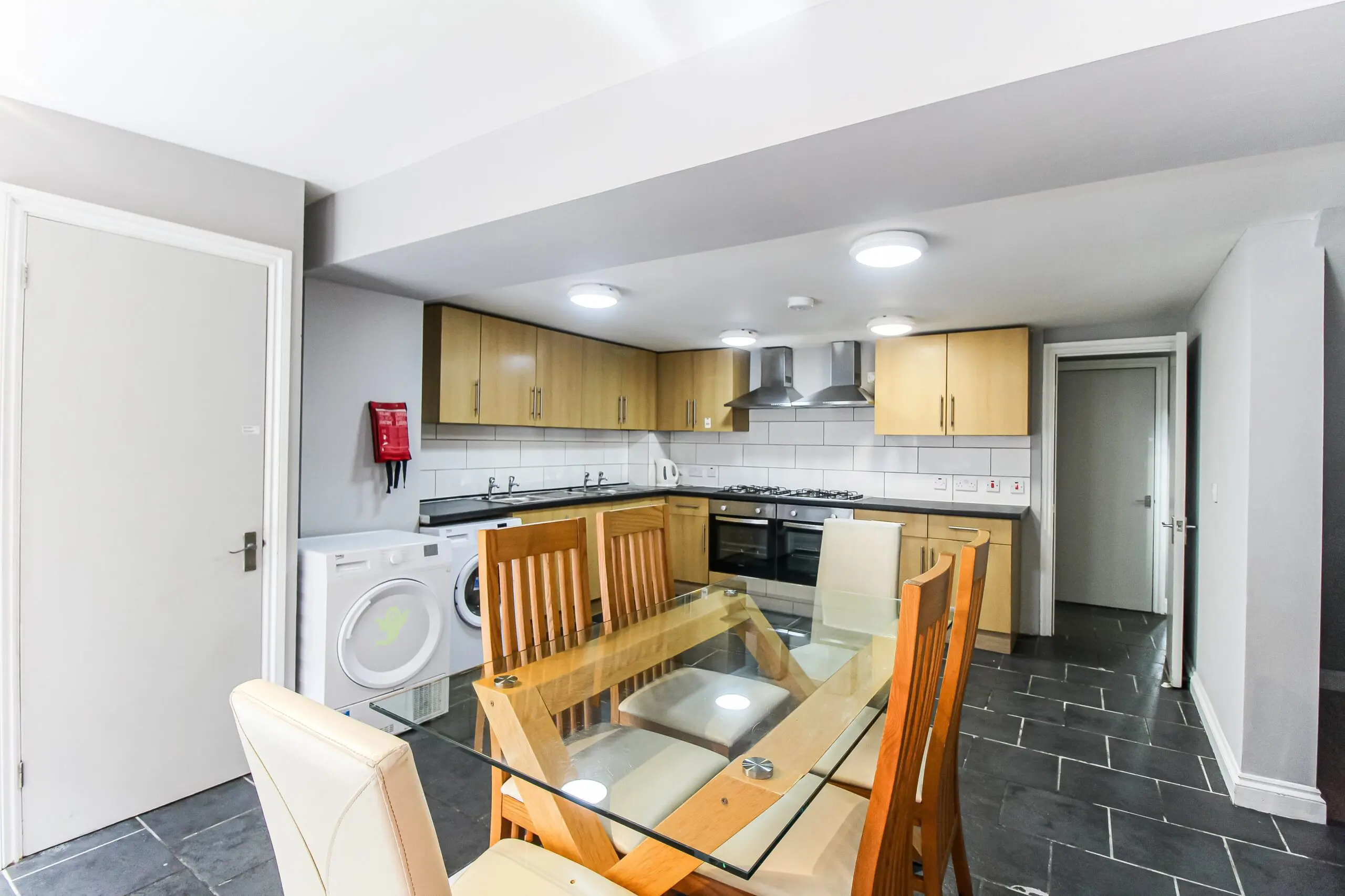 House Queen Street in Pontypridd