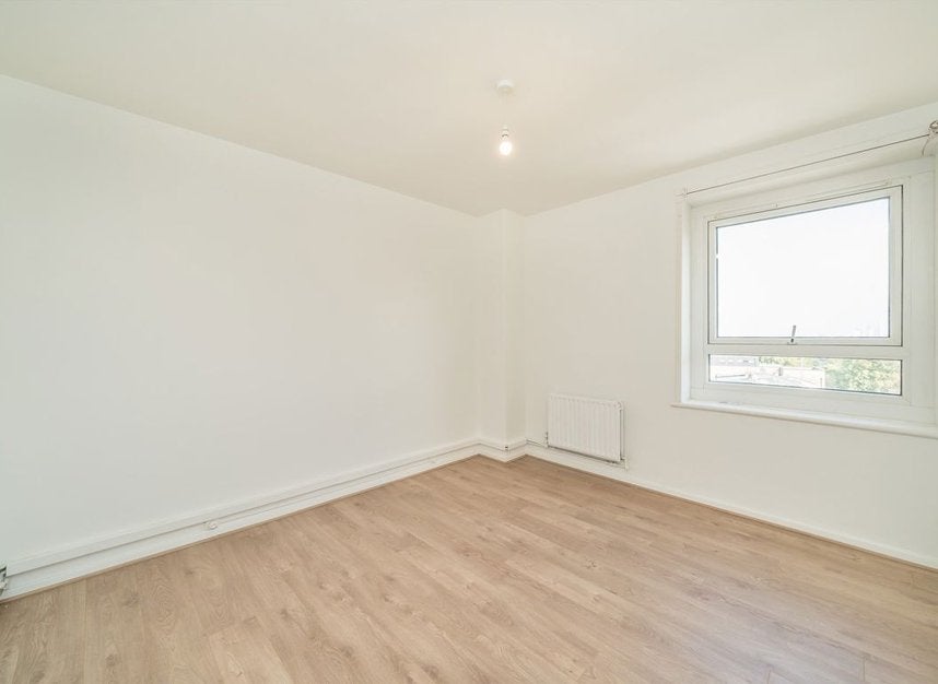 Flat Brixton Road in Greater London