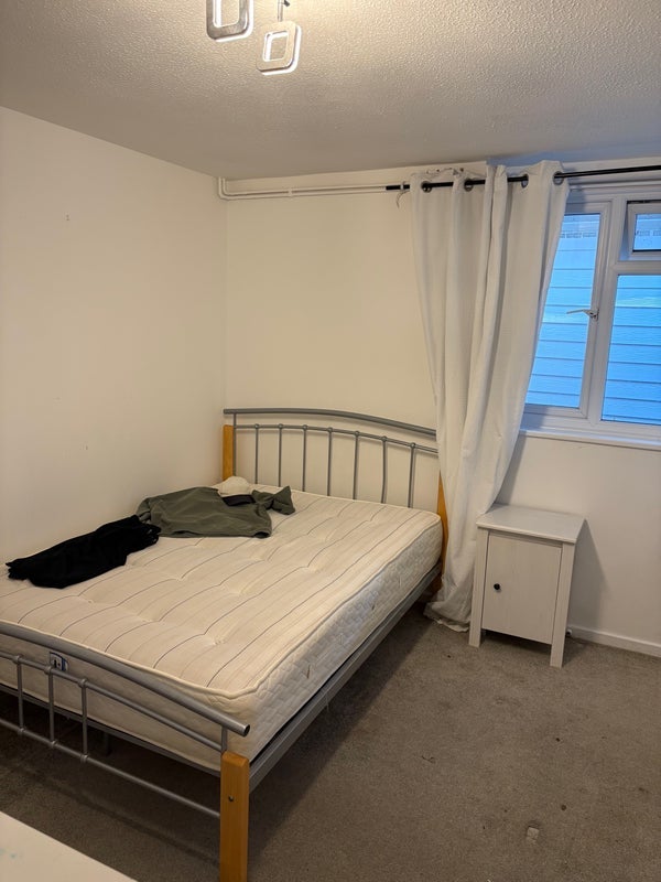 Room Puckleside in Basildon