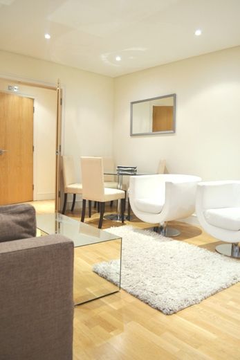 Flat Downham Road in Greater London