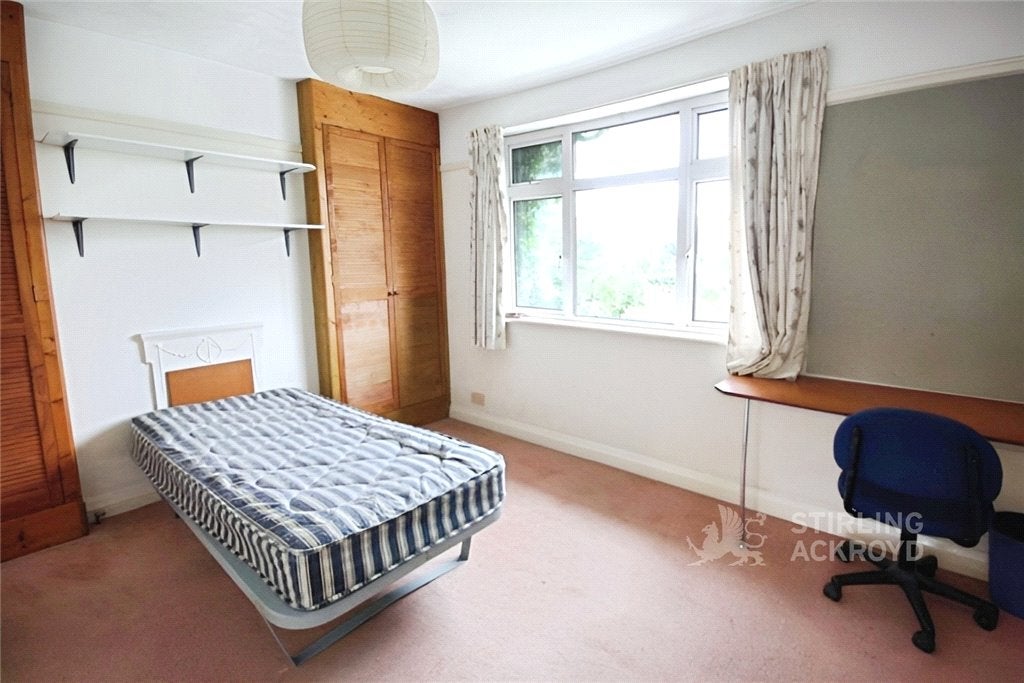 Flat Weston Road in Guildford