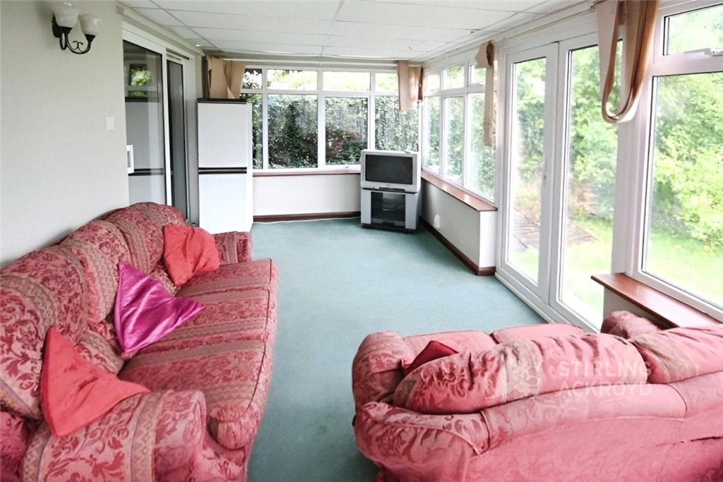 Flat Weston Road in Guildford