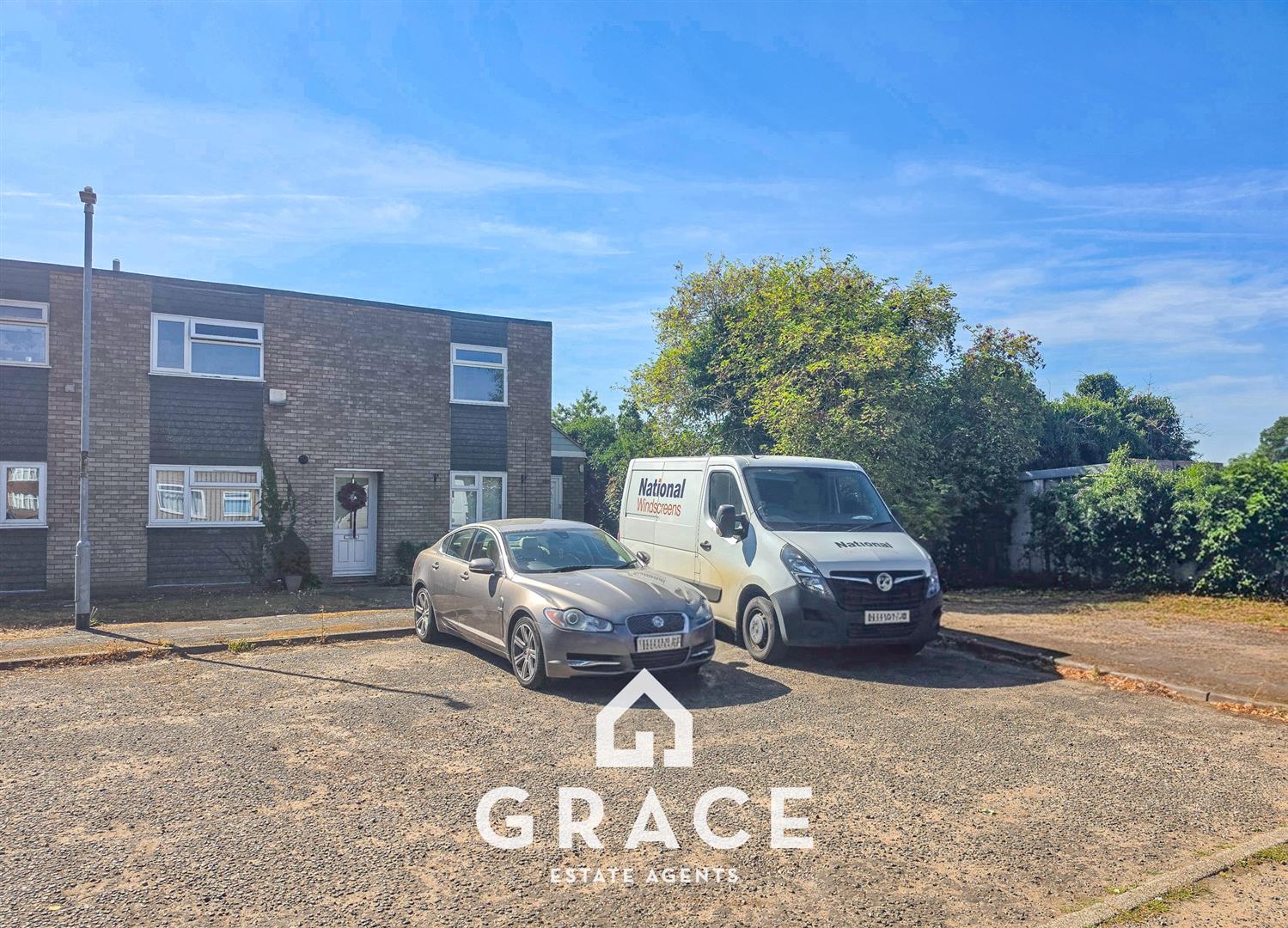 Flat Fairlight Close in Ipswich