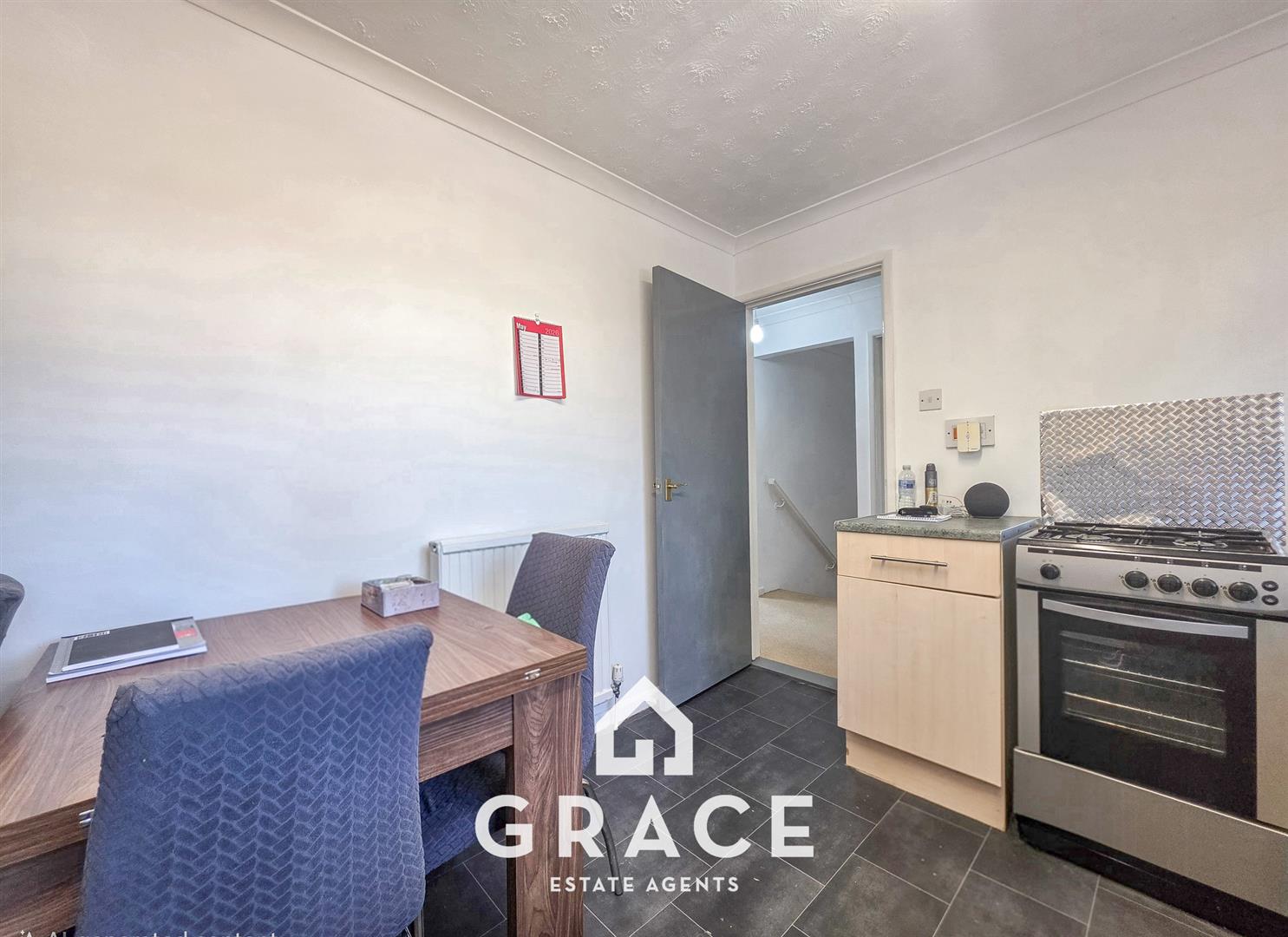Flat Fairlight Close in Ipswich